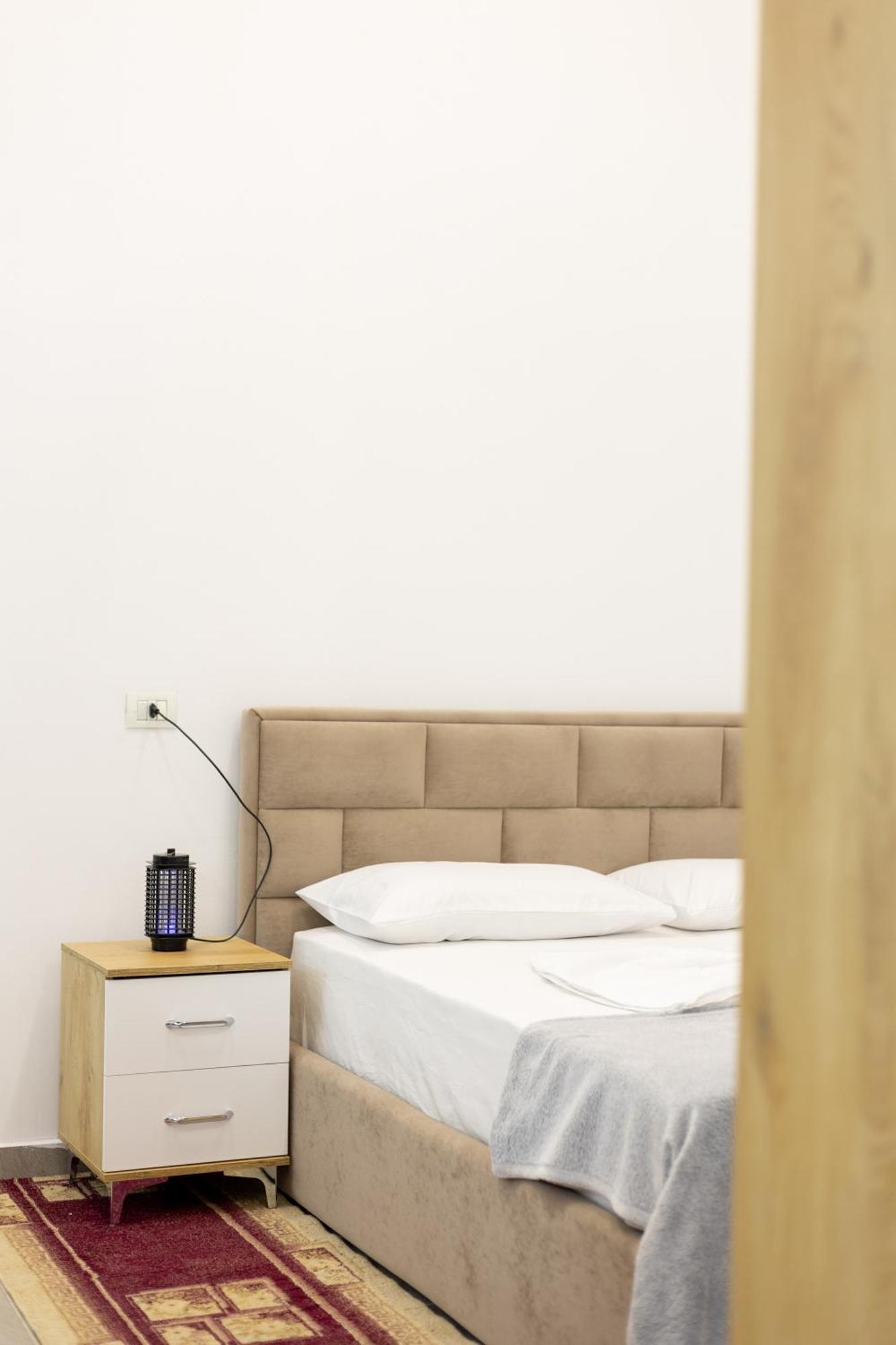 Free Parking Sudio Apartment Tirana